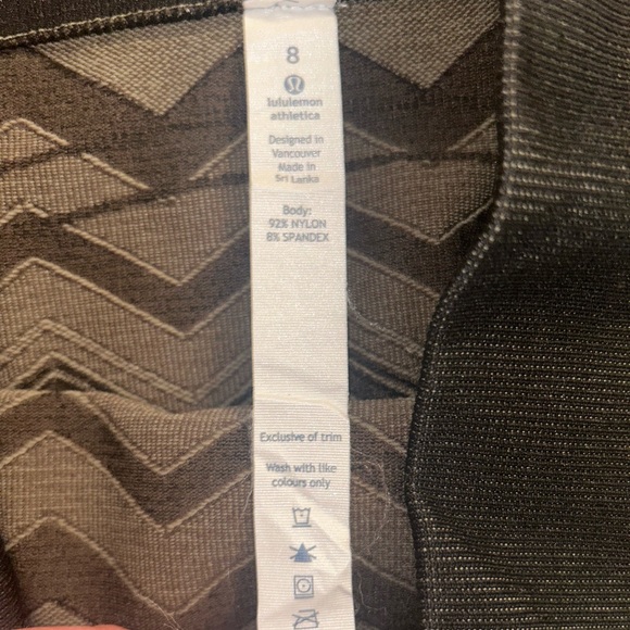 Lululemon Athletica Army Green and Black Chevron Print Leggings Size 8 - Picture 4 of 5